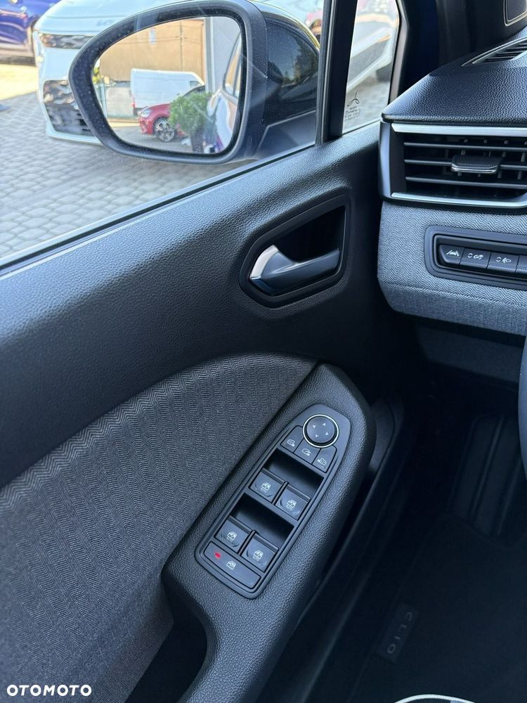 Renault Clio - 29