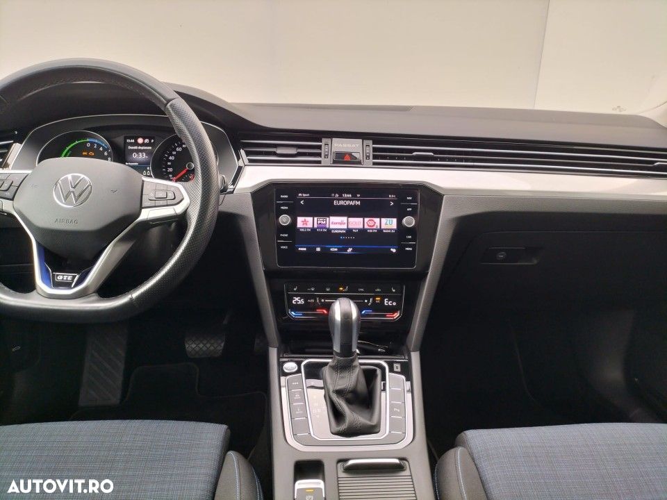 Volkswagen Passat - 11