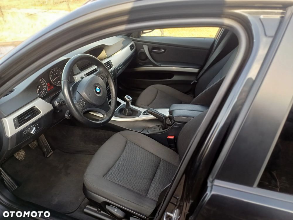 BMW Seria 3 320i Edition Exclusive - 7