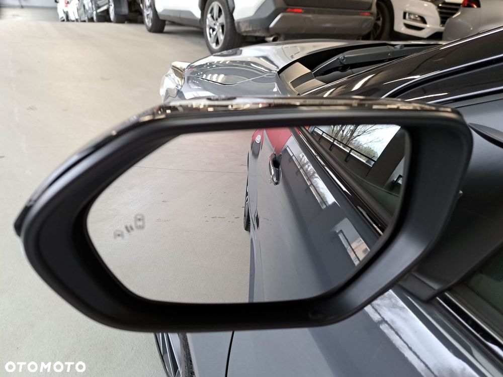 Toyota Yaris Hybrid 1.5 GR Sport - 37