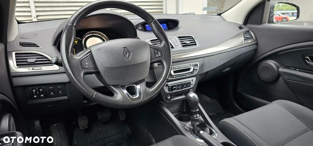 Renault Megane ENERGY TCe 115 Start & Stop Bose Edition - 6