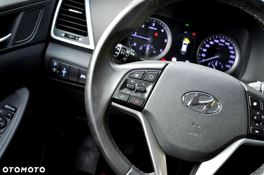 Hyundai Tucson 1.7 CRDI BlueDrive Style 2WD - 32