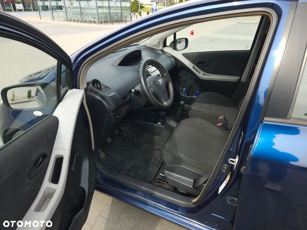 Toyota Yaris 1.3 Sol - 8