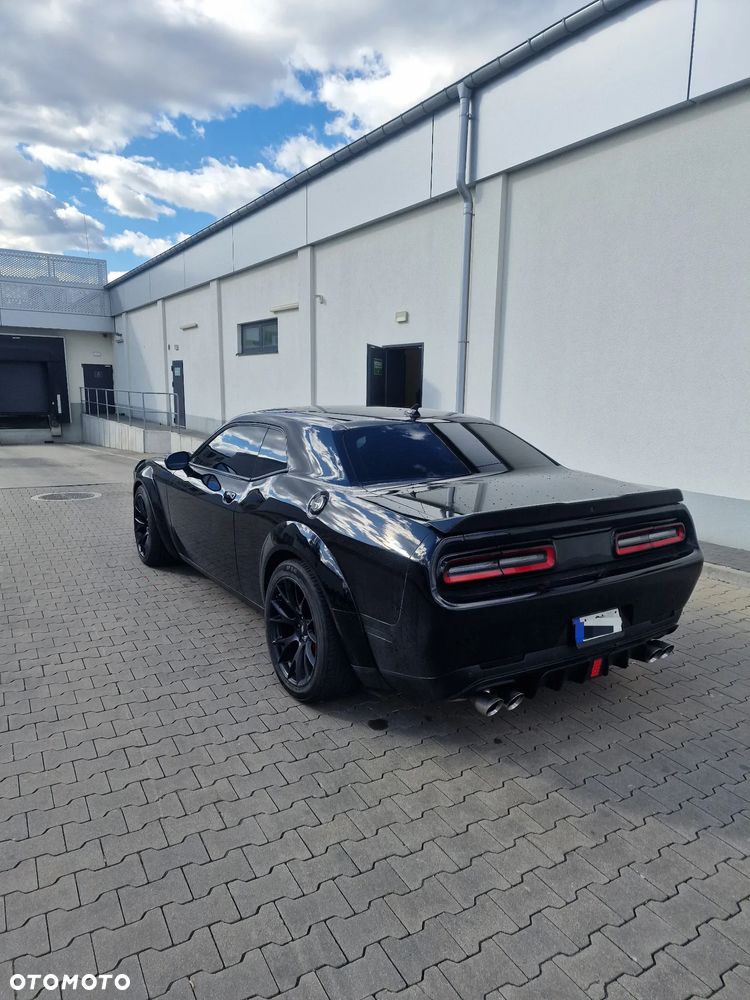 Dodge Challenger 6.4 Scat Pack - 10