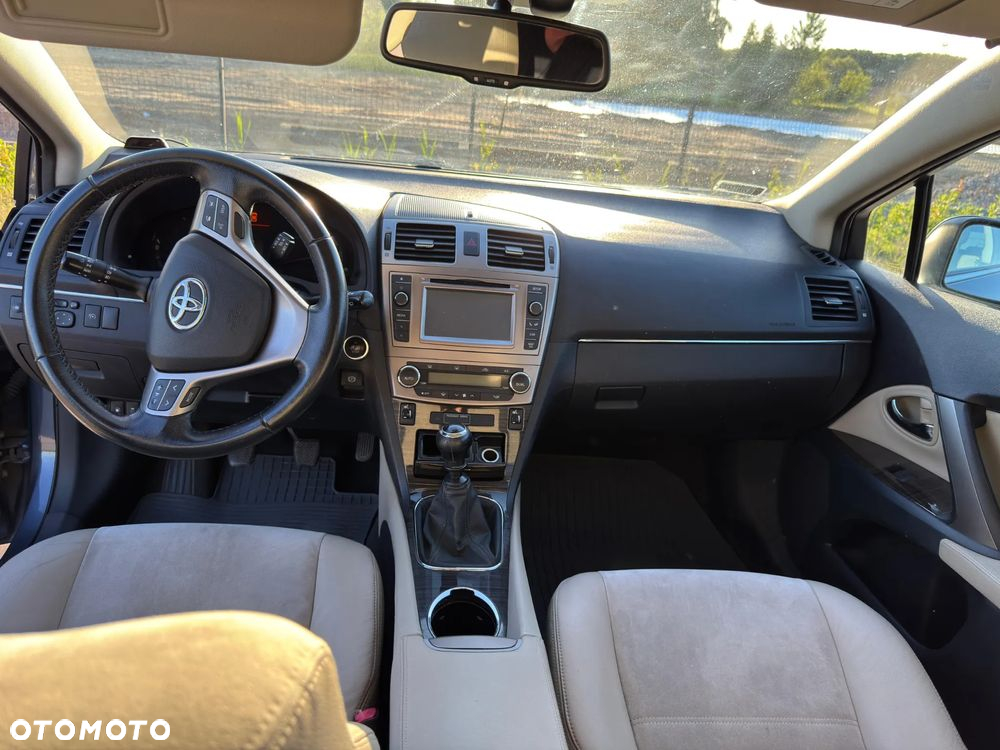 Toyota Avensis 2.2 D-4D Prestige - 12