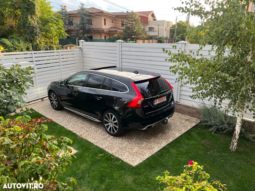 Volvo V60 D6 Plug-In-Hybrid AWD Geartronic Summum - 2