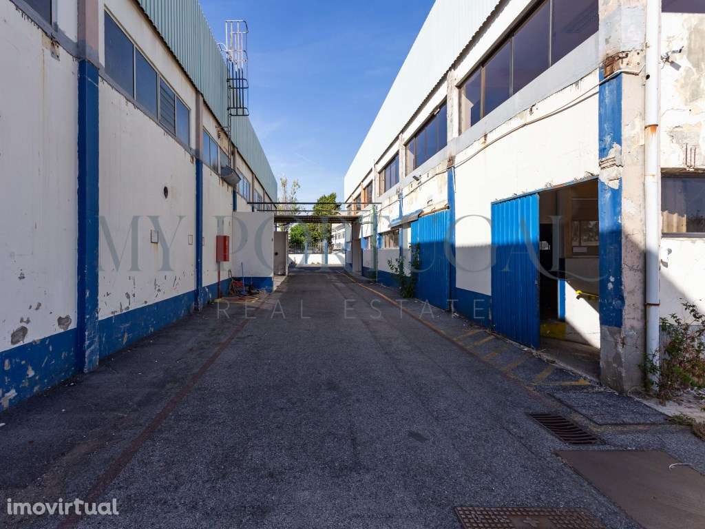 Venda de Pavilhões Industriais/Armazéns com Potencial de Expansão n... - Grande imagem: 3/37