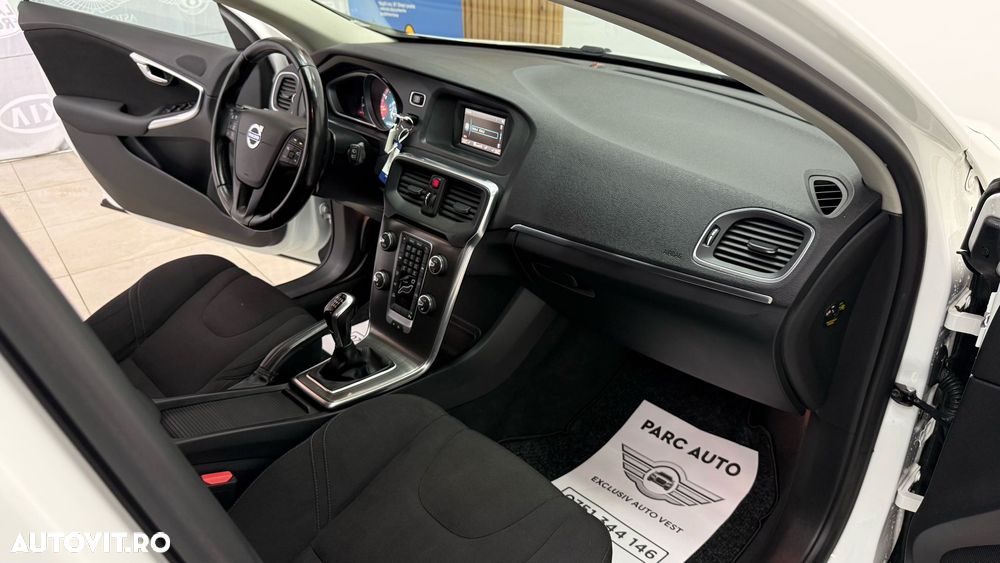 Volvo V40 T2 - 8