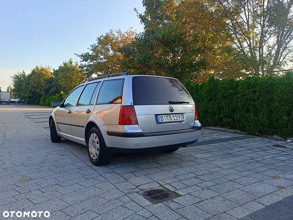 Volkswagen Golf 1.6 Comfortline - 10