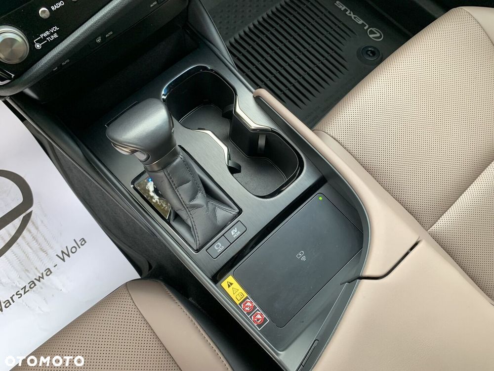 Lexus ES 300h Business Edition - 14