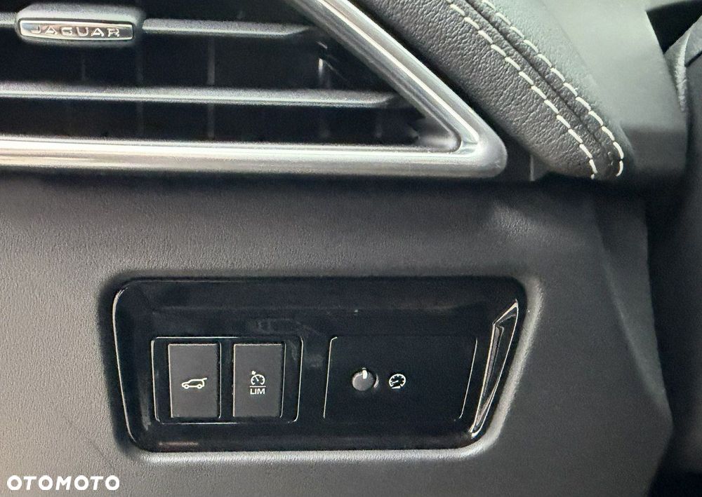 Jaguar F-Pace 25d AWD R-Sport - 22