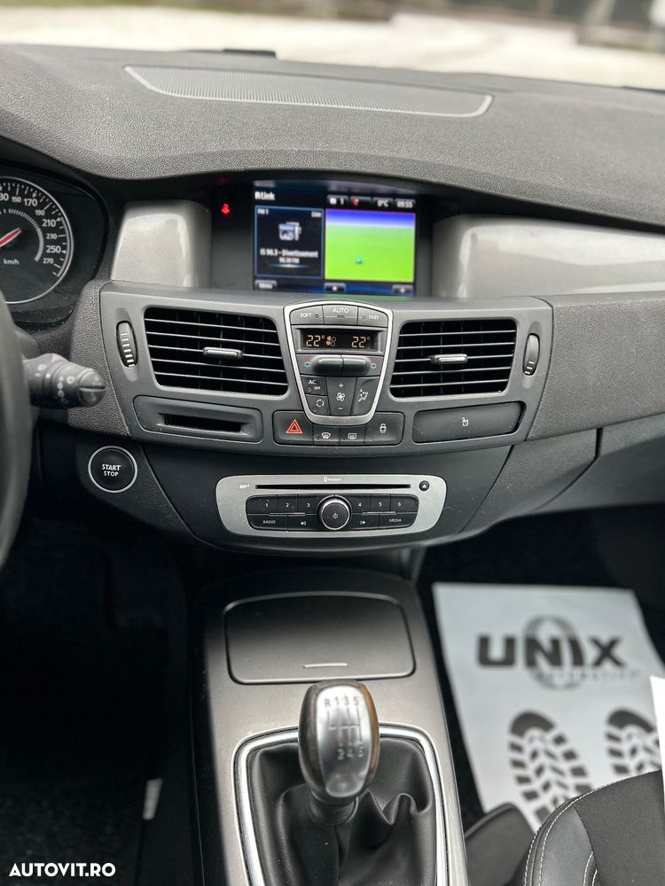 Renault Laguna Grandtour dCi 110 FAP Paris Business - 9