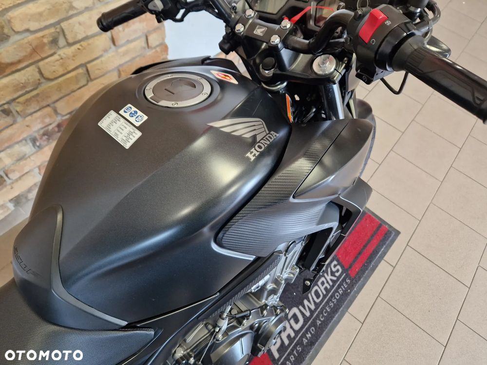 Honda CB - 28