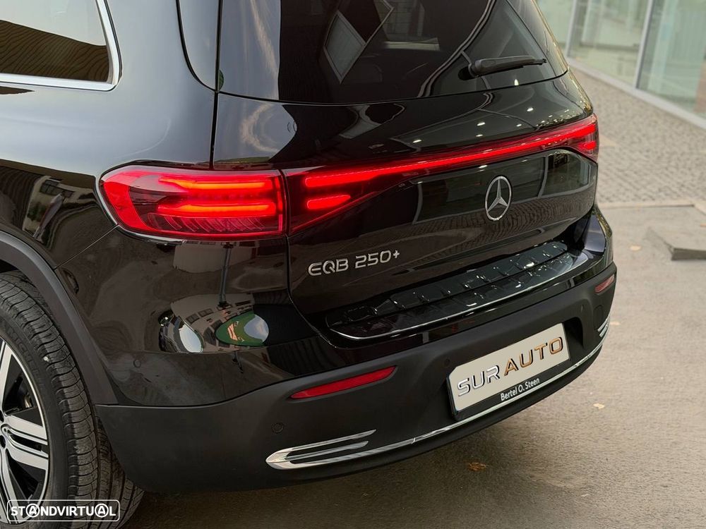 Mercedes-Benz EQB 250 Electric Art - 14