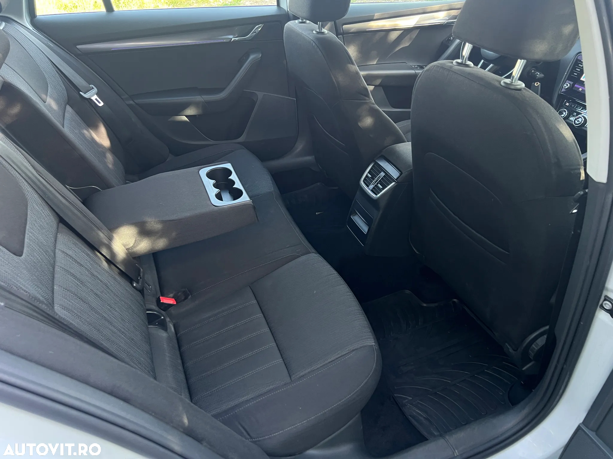Skoda Octavia Combi Diesel 1.6 TDI DSG Style - 8