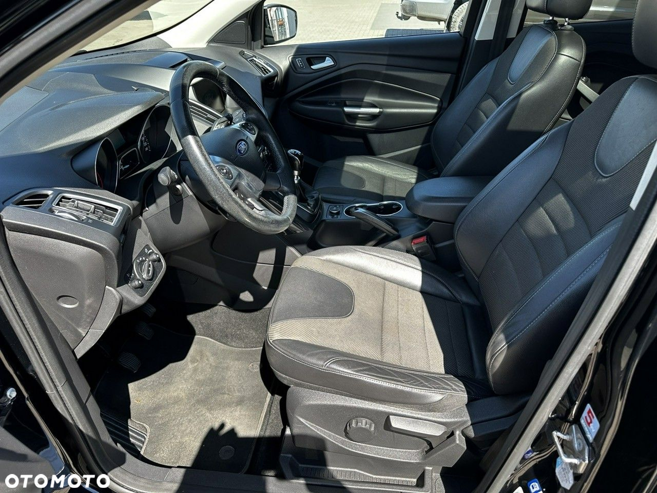 Ford Kuga 2.0 TDCi 2x4 Titanium - 21