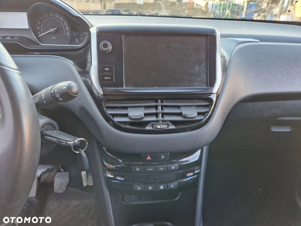 Peugeot 208 Blue-HDi 100 Stop&Start Style - 9