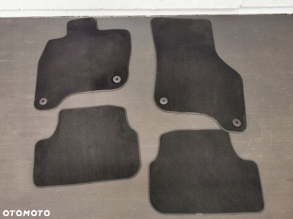 vw e-golf golf vii 7 oryginalne welurowe ddywaniki do elektryka