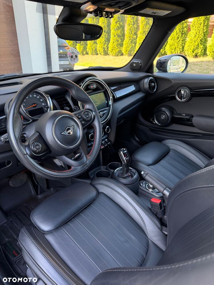 MINI Cooper S Sidewalk Trim - 16