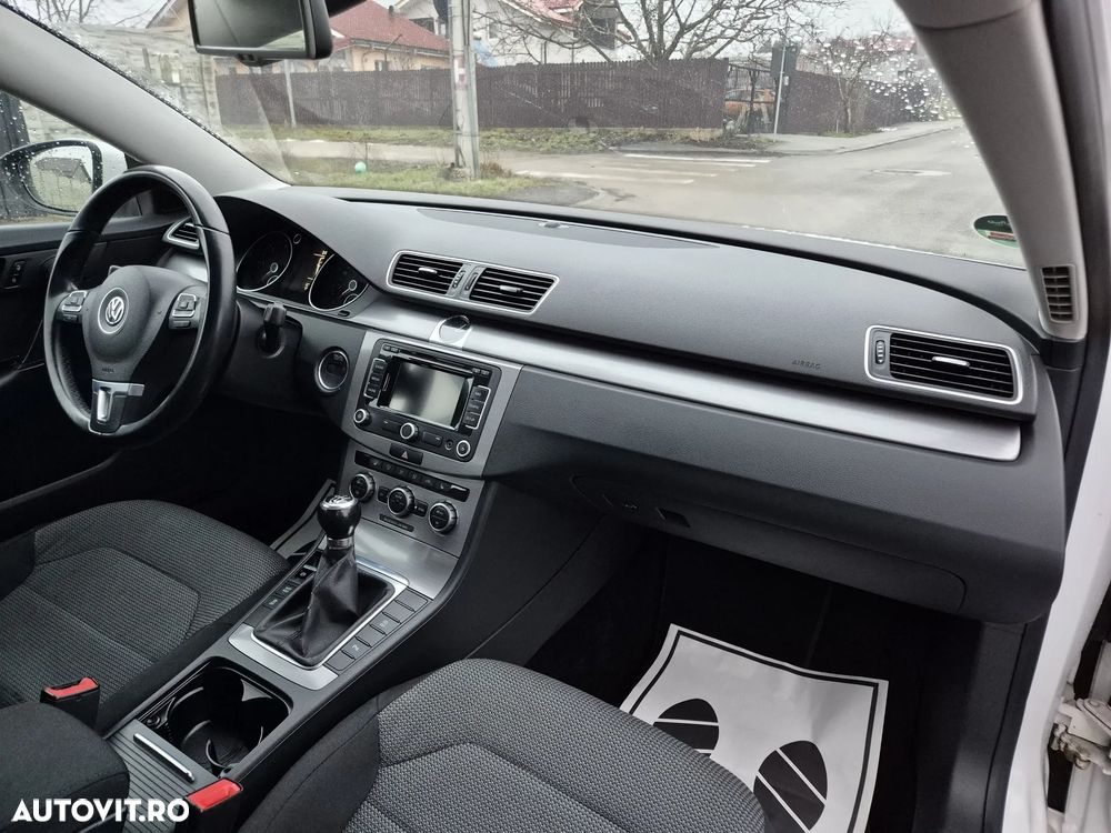 Volkswagen Passat 2.0 TDI BlueMotion Technology DPF Highline - 8