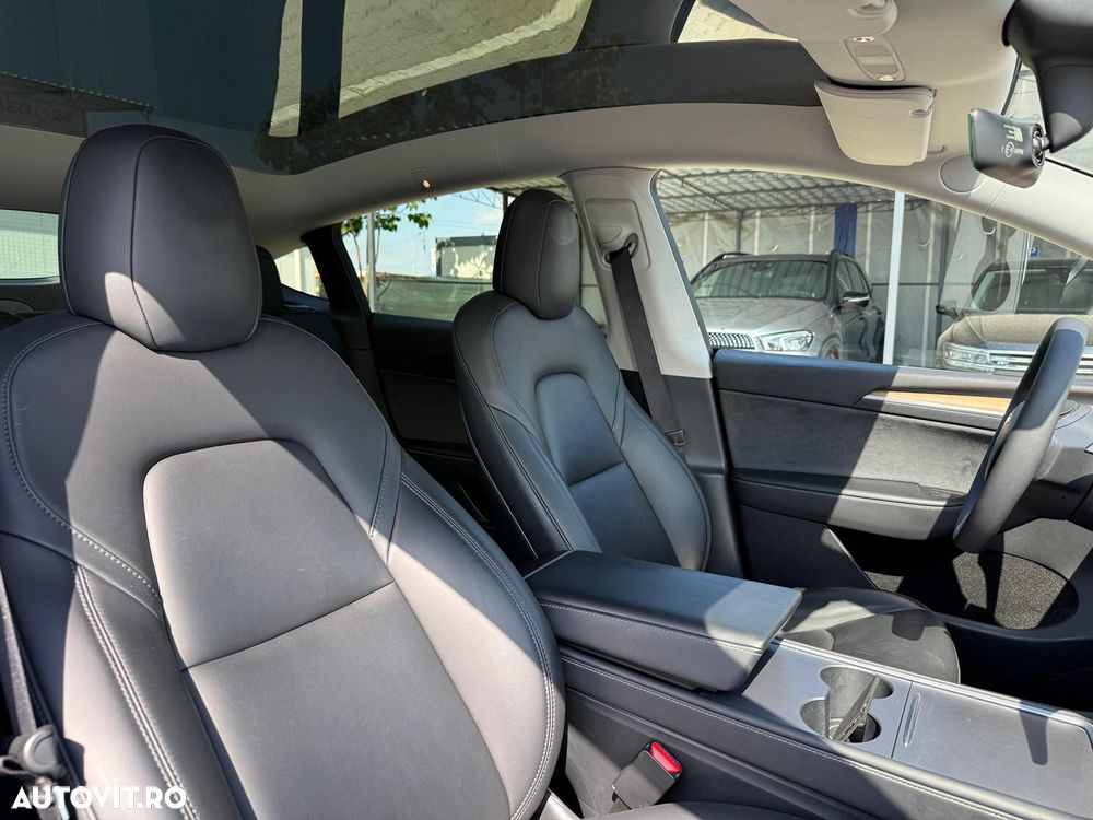 Tesla Model Y - 15