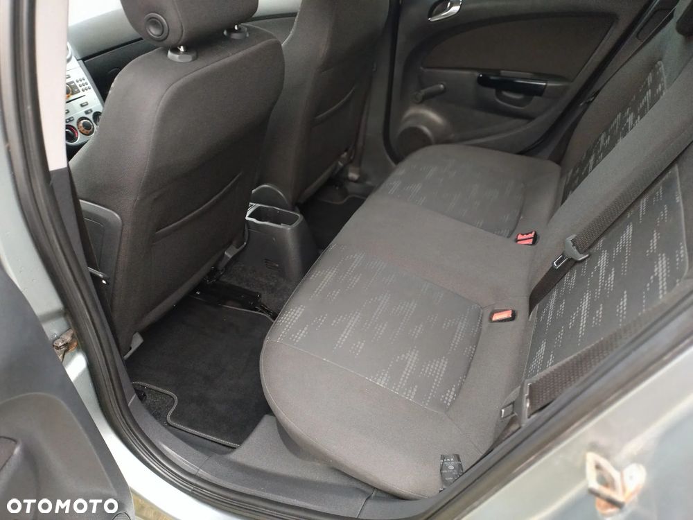 Opel Corsa 1.2 16V Edition / Active - 15