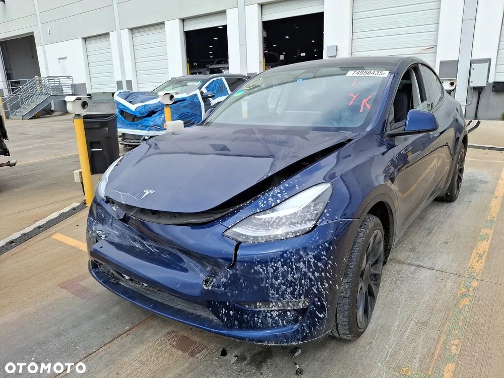 Tesla Y Long Range AWD - 5
