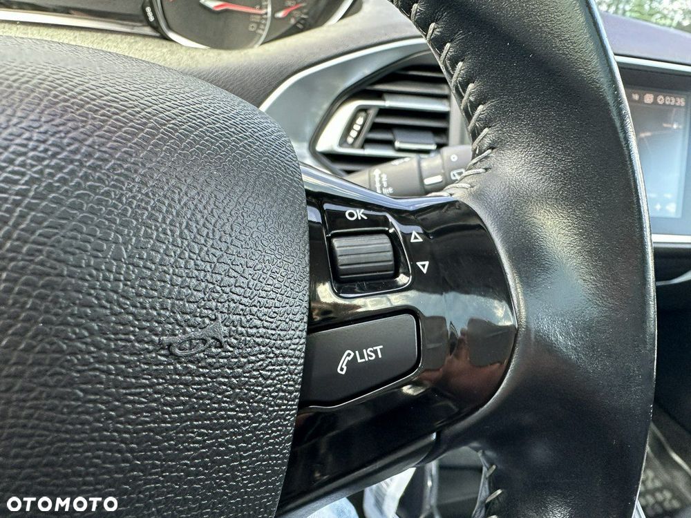 Peugeot 308 1.2 PureTech Allure S&S - 22