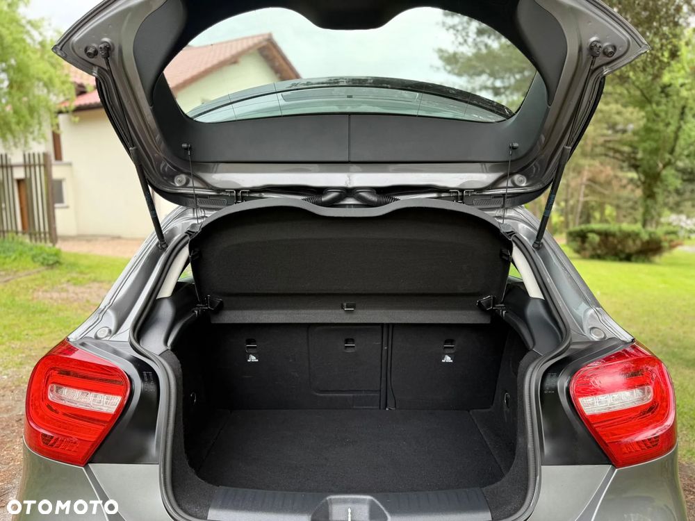 Mercedes-Benz Klasa A 180 (BlueEFFICIENCY) - 34