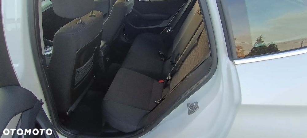 BMW X1 sDrive18d Sport Line - 16