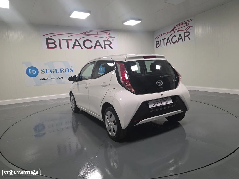 Toyota Aygo 1.0 X-Play Plus MM - 10