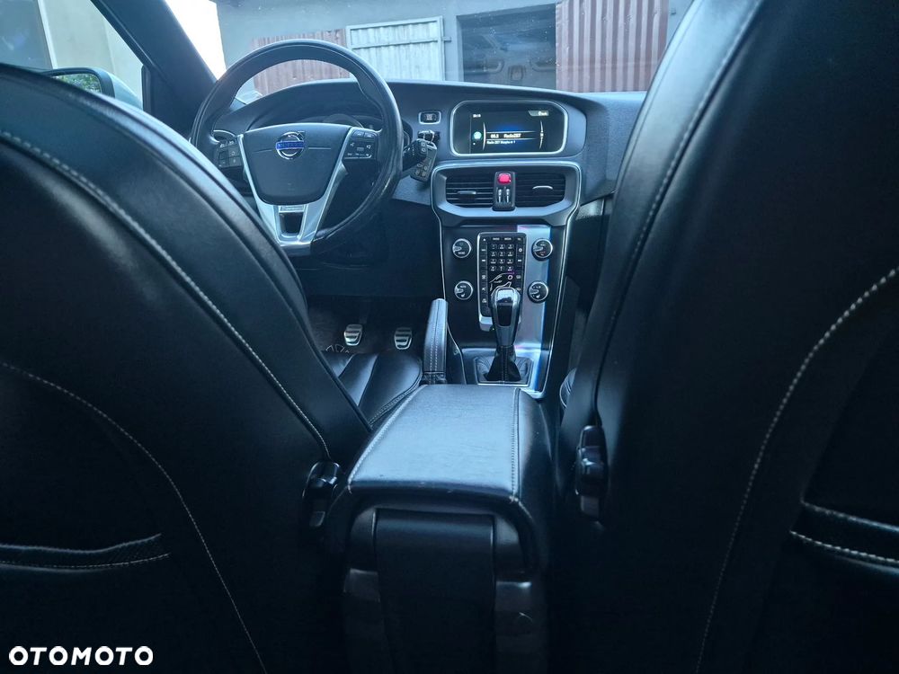 Volvo V40 D2 Drive-E R-Design Momentum - 7