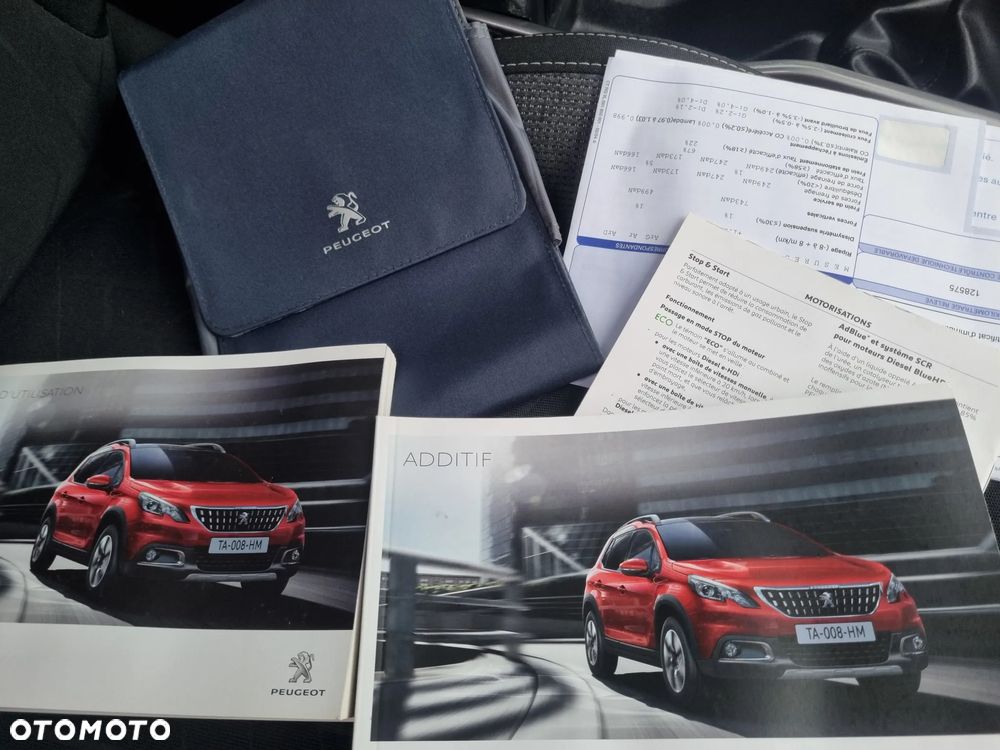 Peugeot 2008 1.2 Pure Tech Style S&S - 19