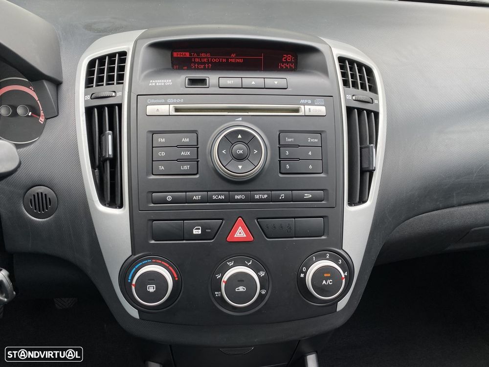 Kia Ceed SW 1.6 CRDi LX ISG - 14