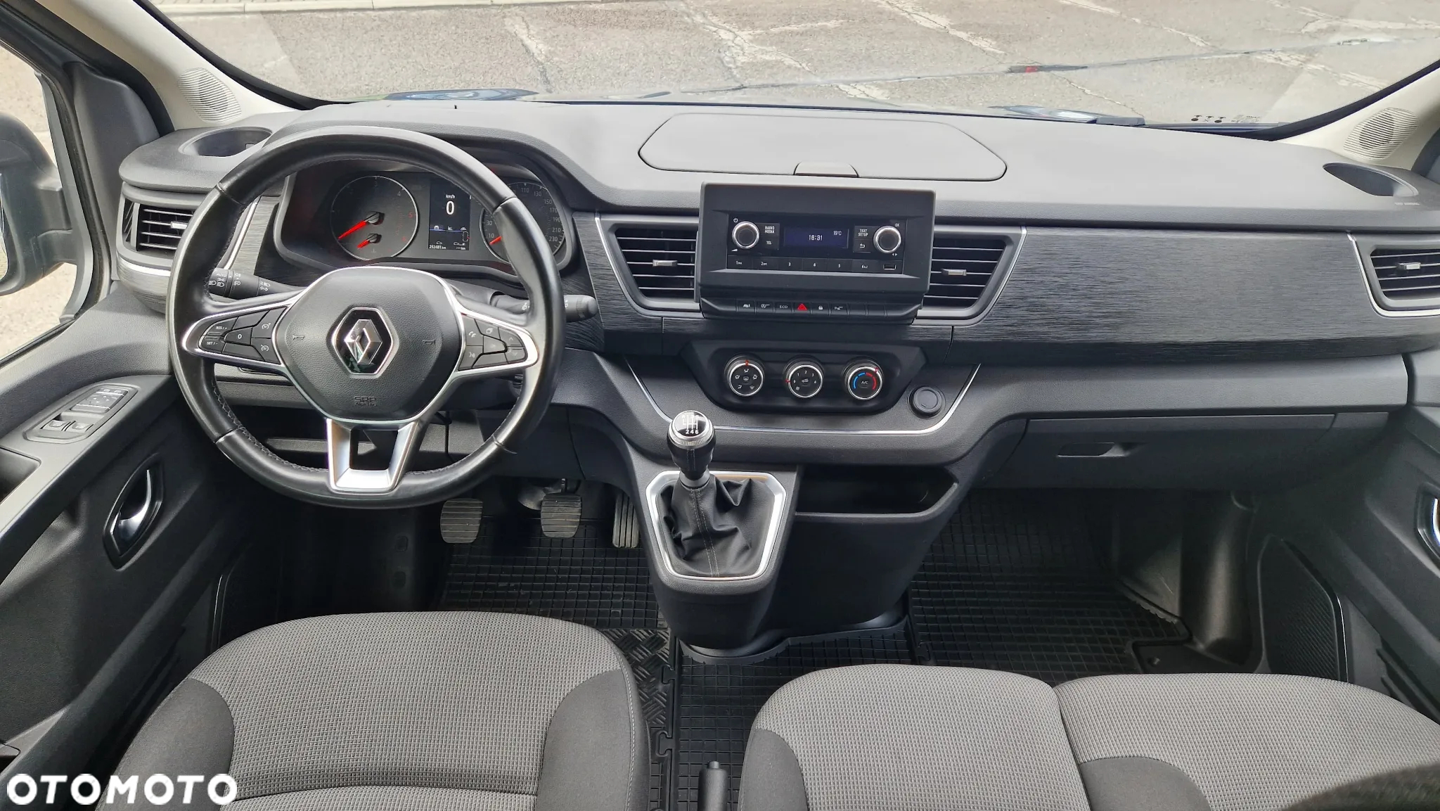 Renault Trafic - 9
