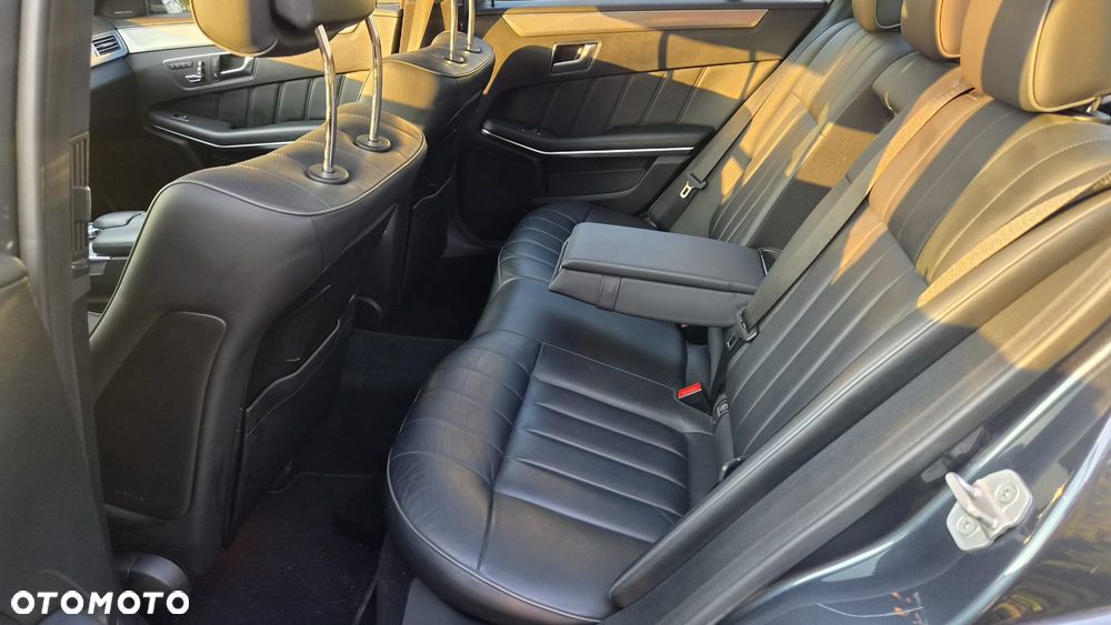 Mercedes-Benz Klasa E 500 4Matic 7G-TRONIC Avantgarde - 16