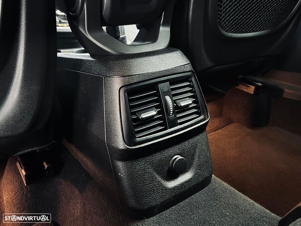 BMW 218 Active Tourer i Line Sport - 31