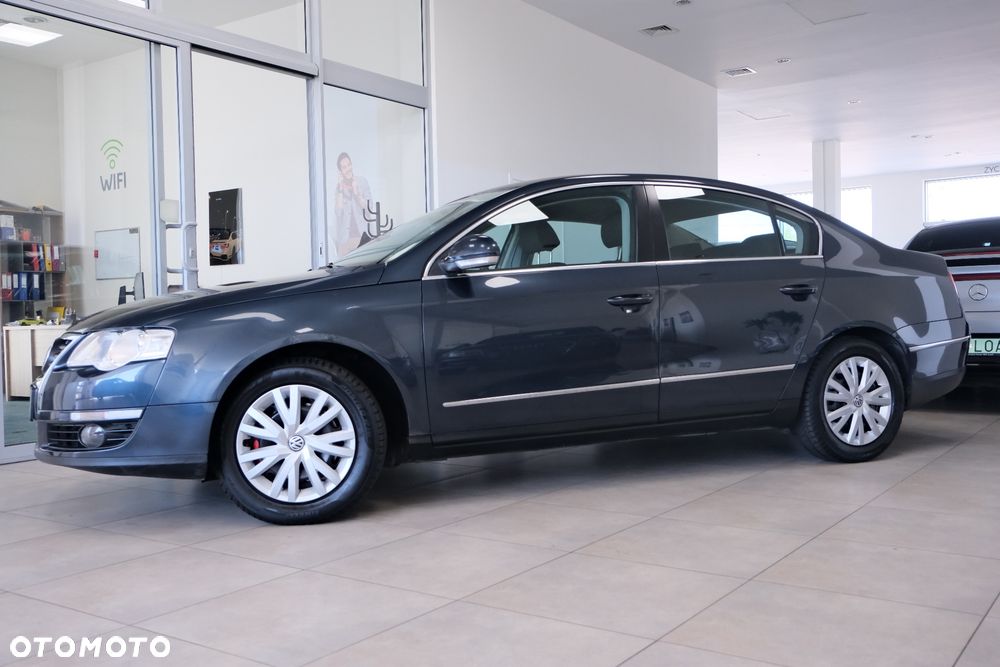 Volkswagen Passat - 13