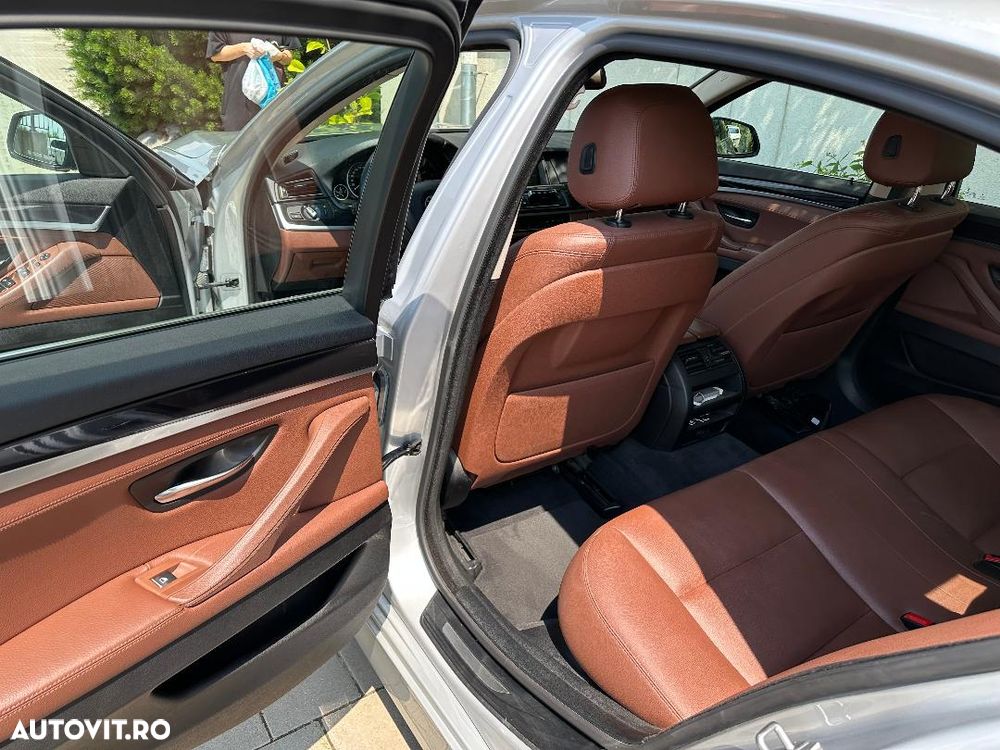BMW Seria 5 520d xDrive - 12