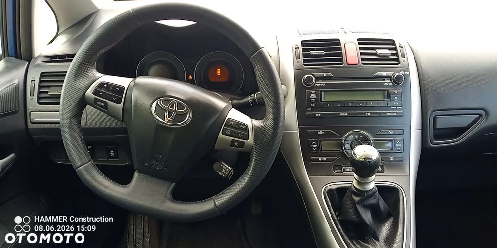 Toyota Auris 1.8 Premium - 19