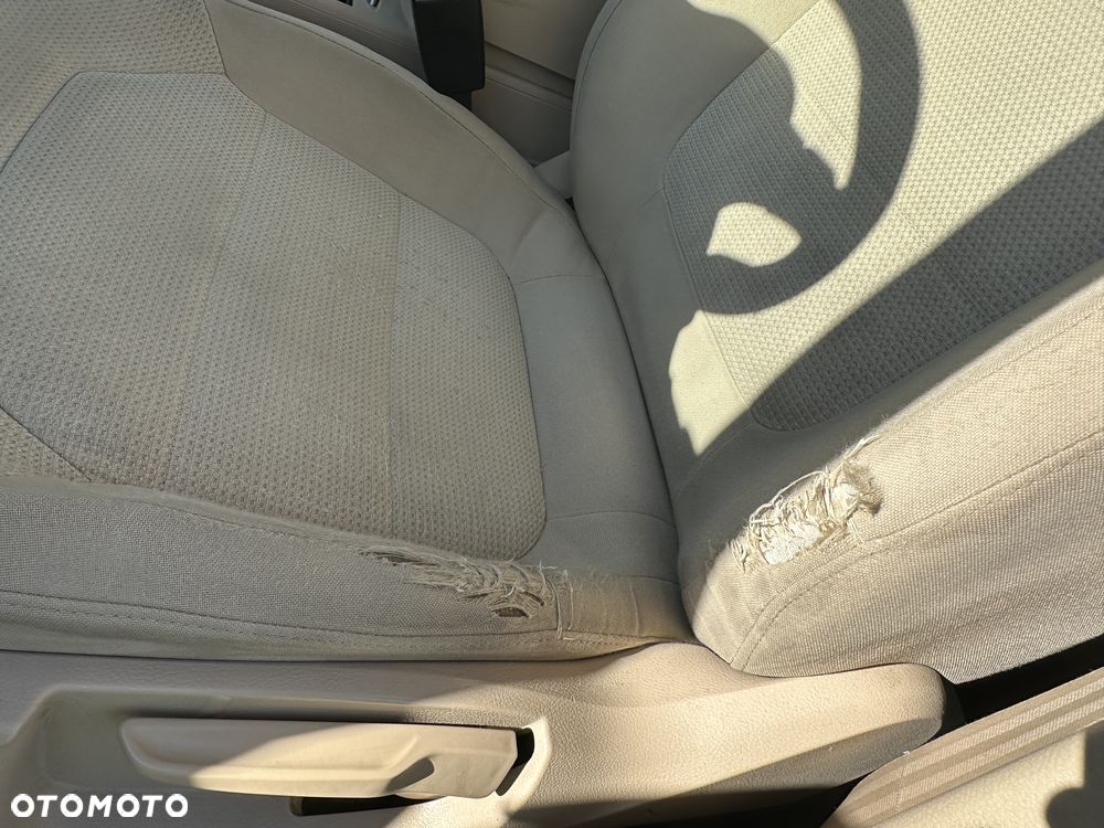 Volkswagen Passat - 17
