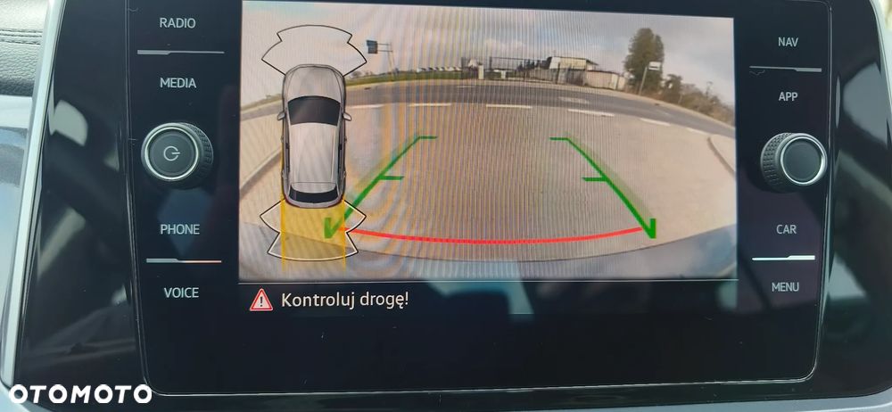 Volkswagen T-Roc - 17