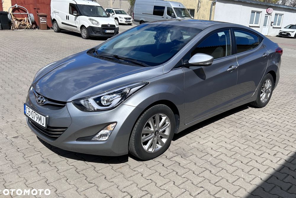 Hyundai Elantra 1.6 Style - 3