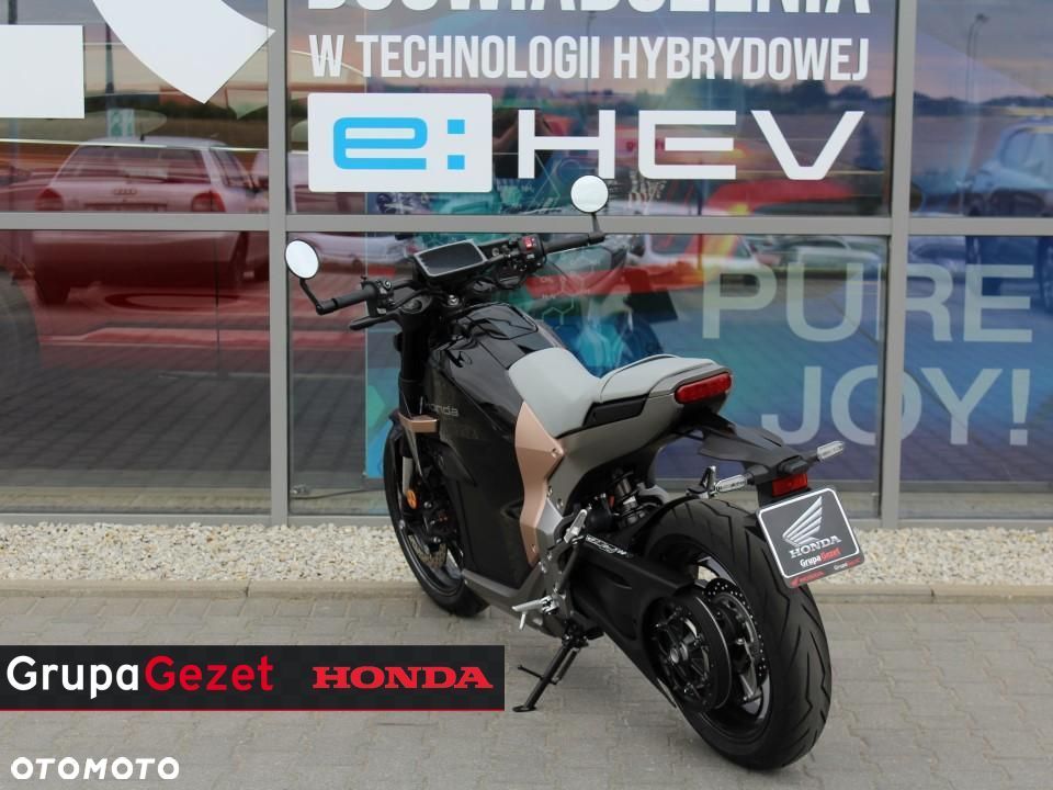 Honda WN7 - 8