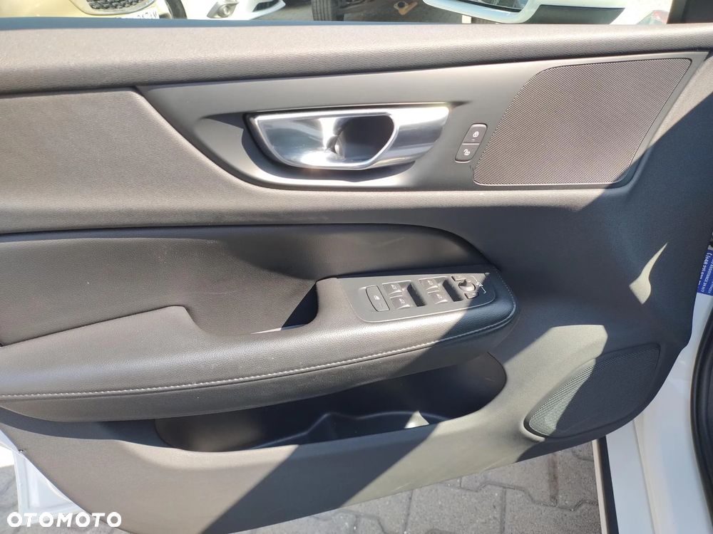 Volvo V60 B3 B Momentum Core - 11