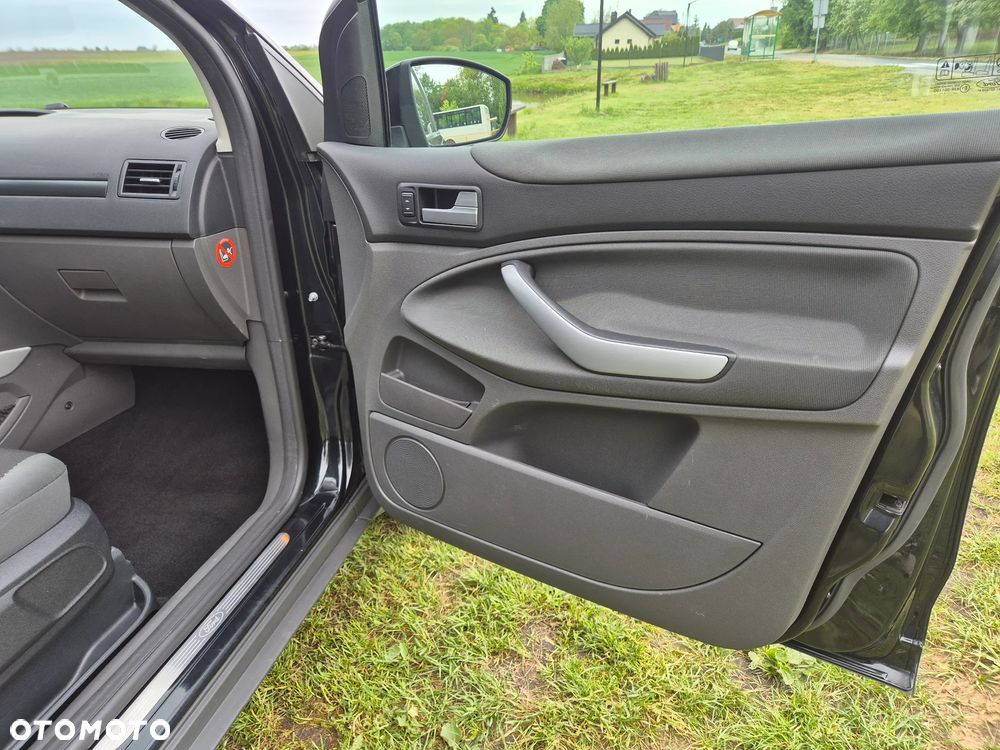 Ford Kuga 2.0 TDCi 4WD Titanium - 25