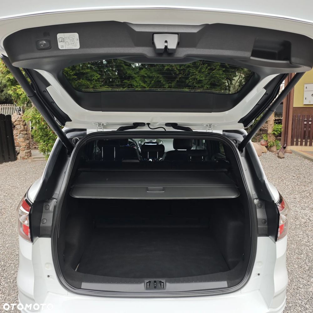 Ford Kuga 1.5 EcoBoost 2x4 ST-Line - 25