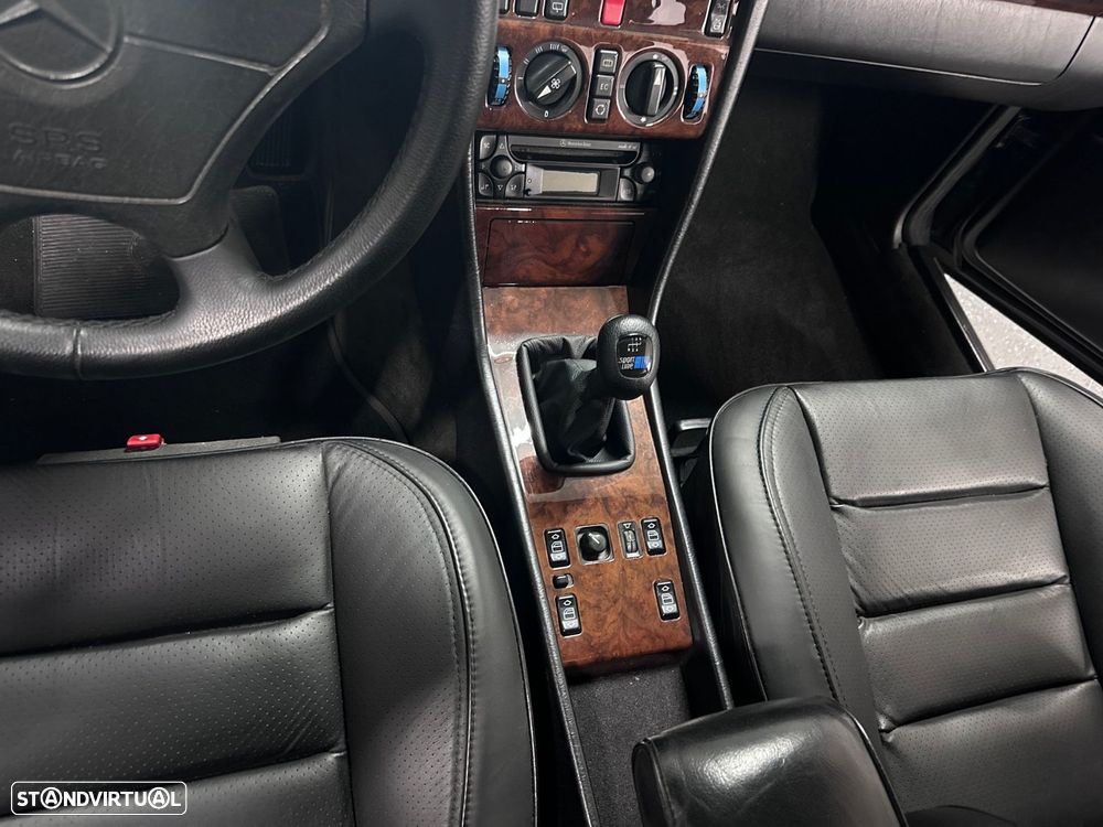 Mercedes-Benz E 250 D Turbo - 3