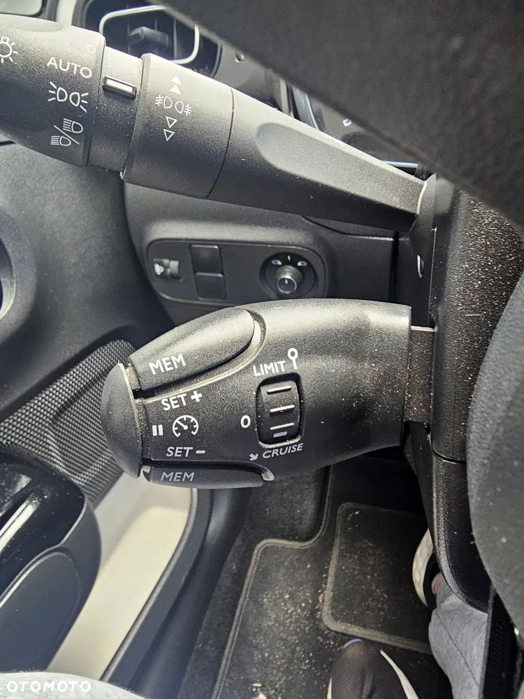 Citroën C3 1.2 PureTech Shine EAT6 - 20