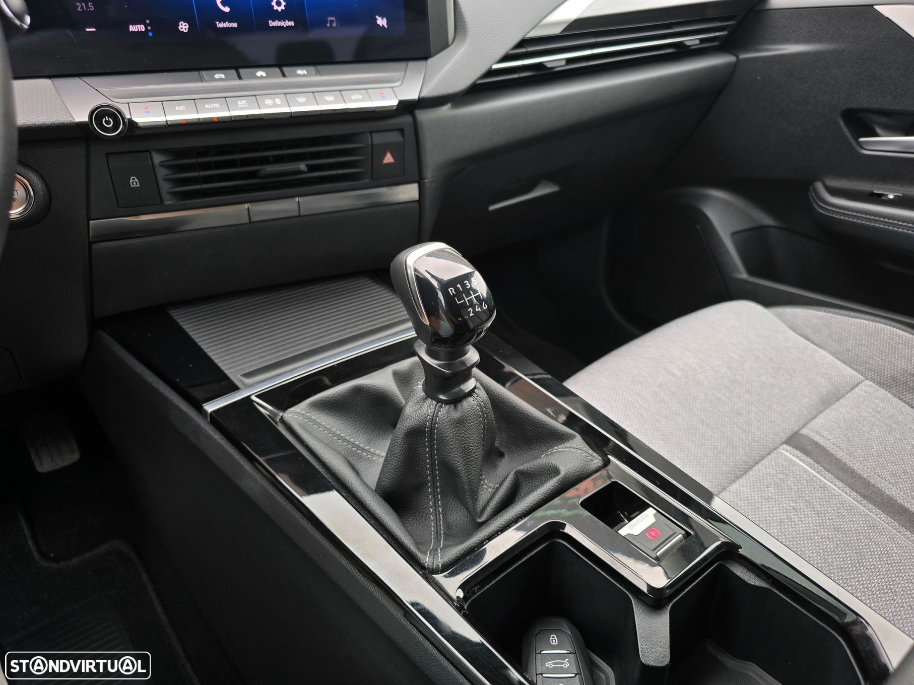 Opel Astra 1.2 T Elegance - 31